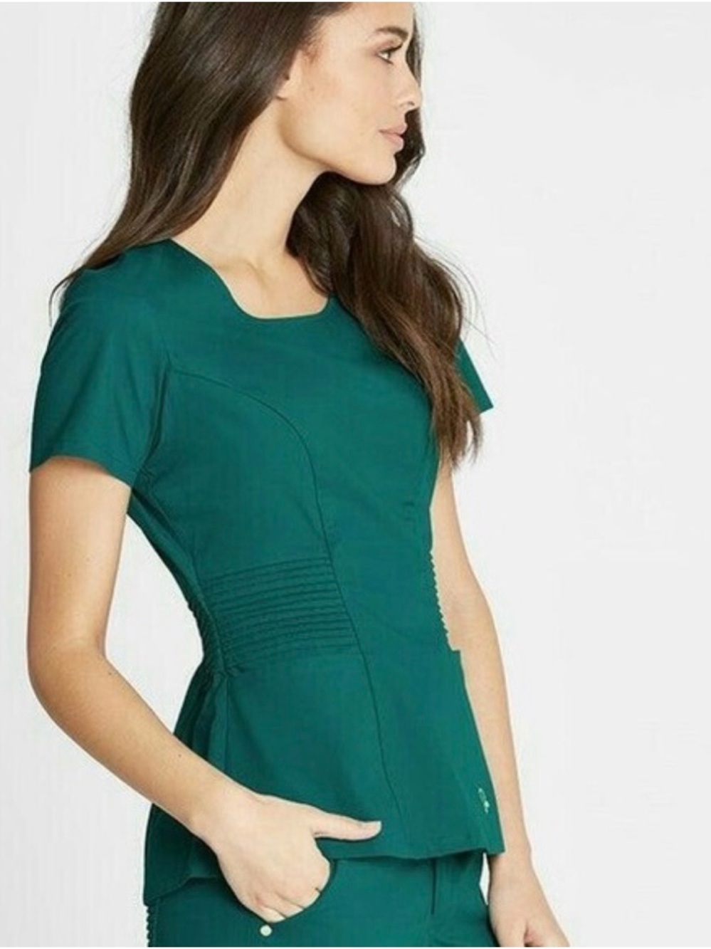 Jaanuu Green Medical Scrub Set (Top + Pants) – Women’s